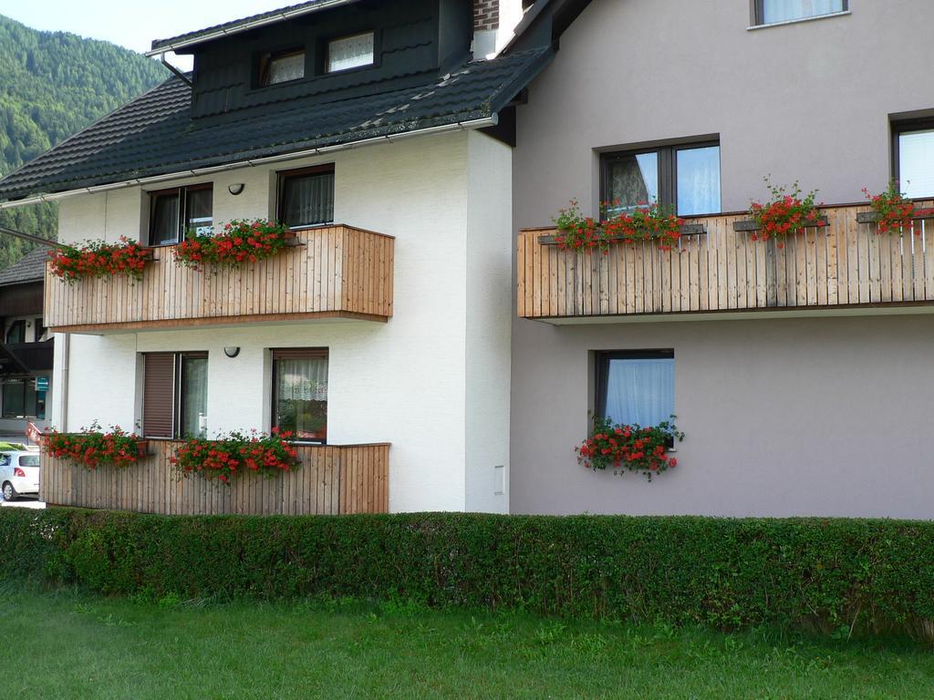 Apartments And Holiday Home Grohar Краньска Гора Номер фото