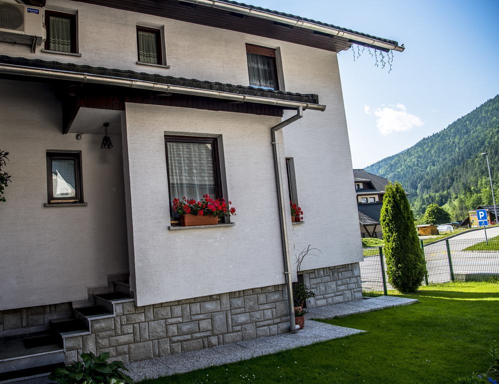 Apartments And Holiday Home Grohar Краньска Гора Экстерьер фото