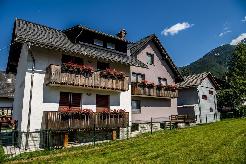 Apartments And Holiday Home Grohar Краньска Гора Экстерьер фото